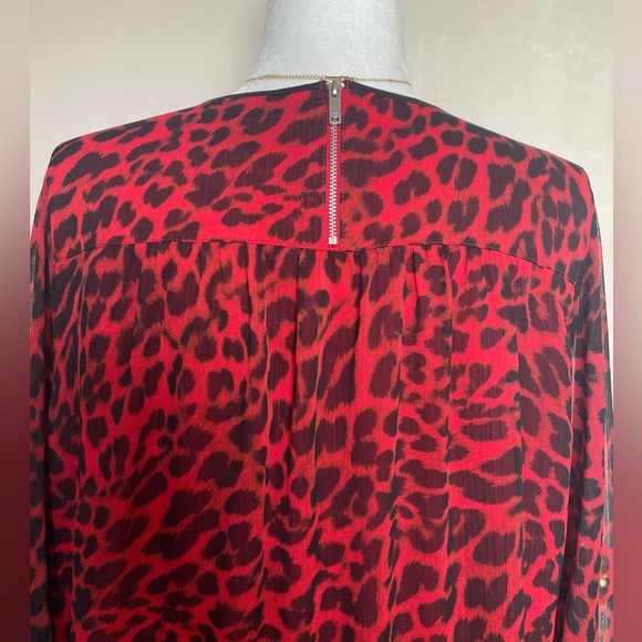 DKNY Animal Print ,Long-sleeved blouse with ruffles on the cuffs ,NWOT - Picture 5 of 9